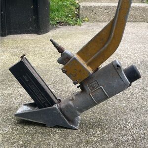 Industrial Pneumatic Floor Nailer